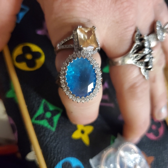 925 - Picture 2 of 7